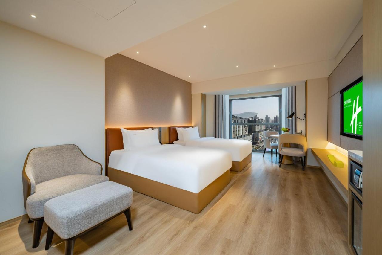 Holiday Inn Shanghai Huaxia By Ihg - Overlooking City Scenery At Sky View Restaurant Zewnętrze zdjęcie