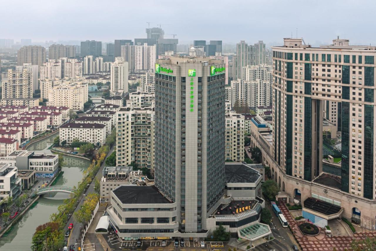 Holiday Inn Shanghai Huaxia By Ihg - Overlooking City Scenery At Sky View Restaurant Zewnętrze zdjęcie