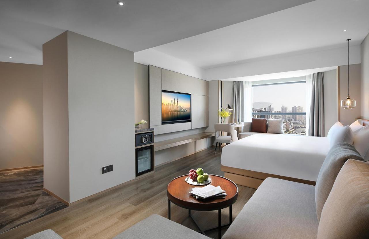 Holiday Inn Shanghai Huaxia By Ihg - Overlooking City Scenery At Sky View Restaurant Zewnętrze zdjęcie